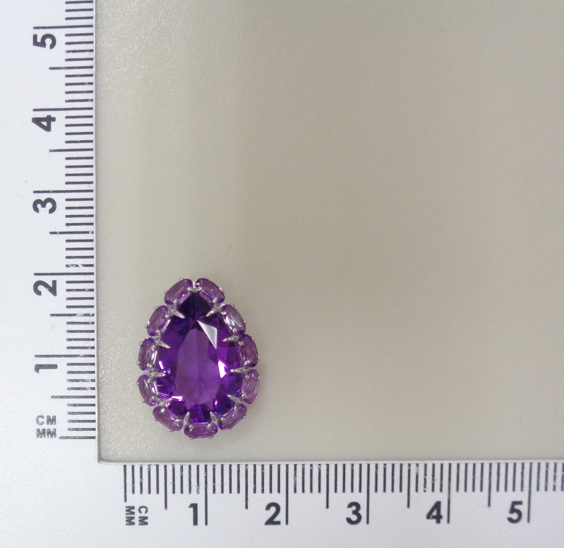 Серебряная подвеска с аметистами